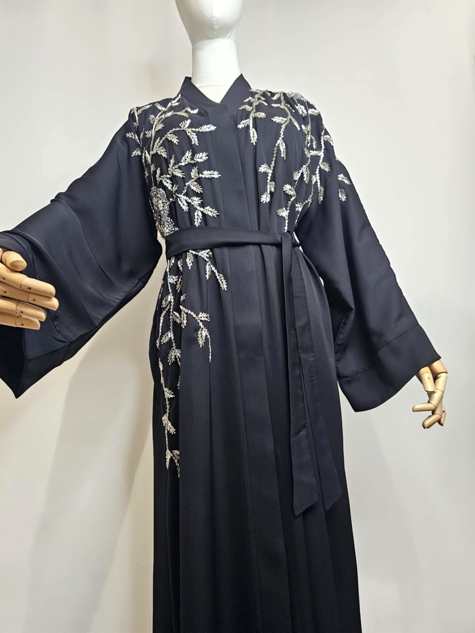 Abaya Ferace Yelpaze – Soie de Dubaï broderies cristaux ✨ Ettis Mode