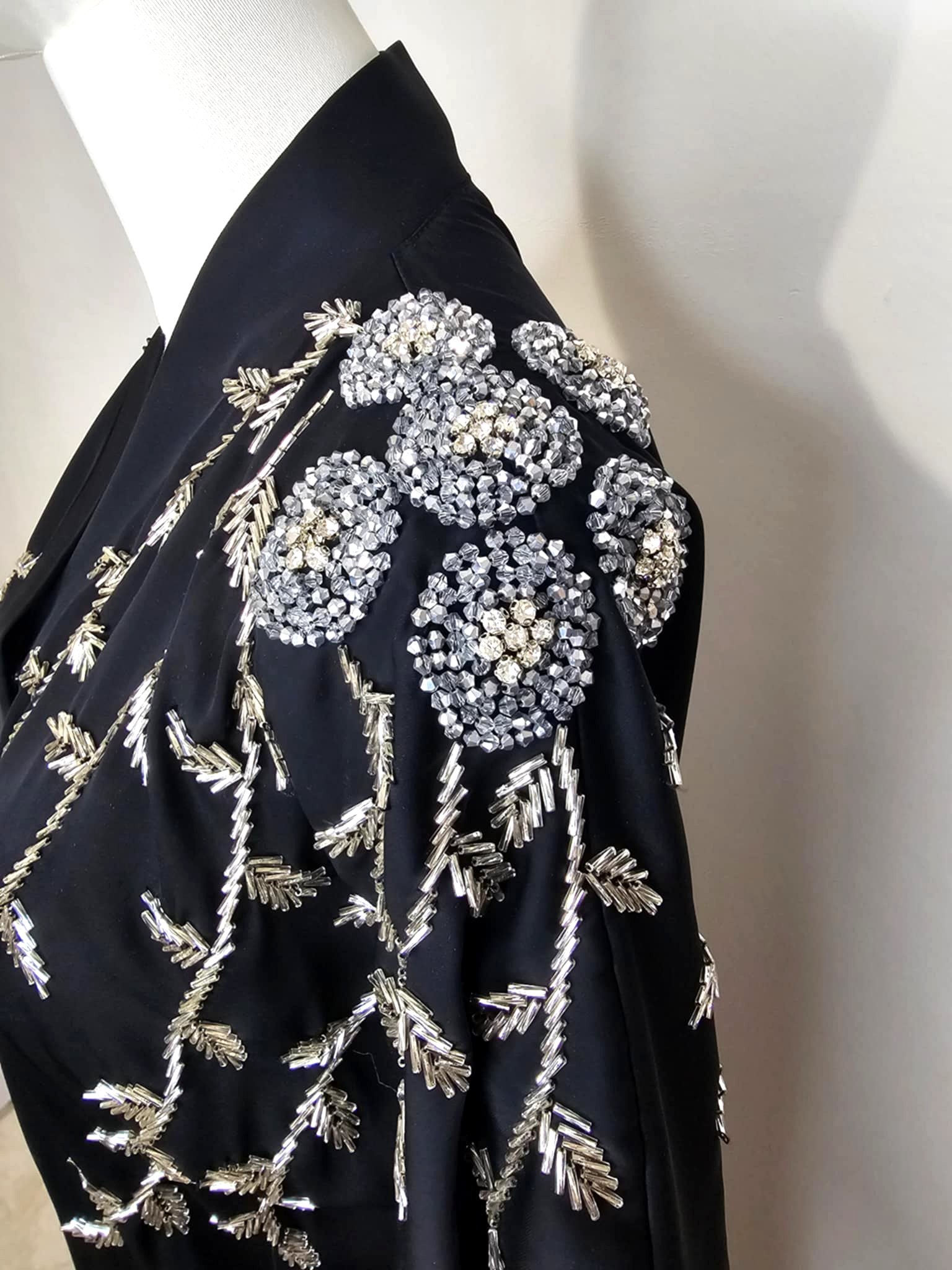 Abaya Ferace Yelpaze – Soie de Dubaï broderies cristaux ✨ Ettis Mode