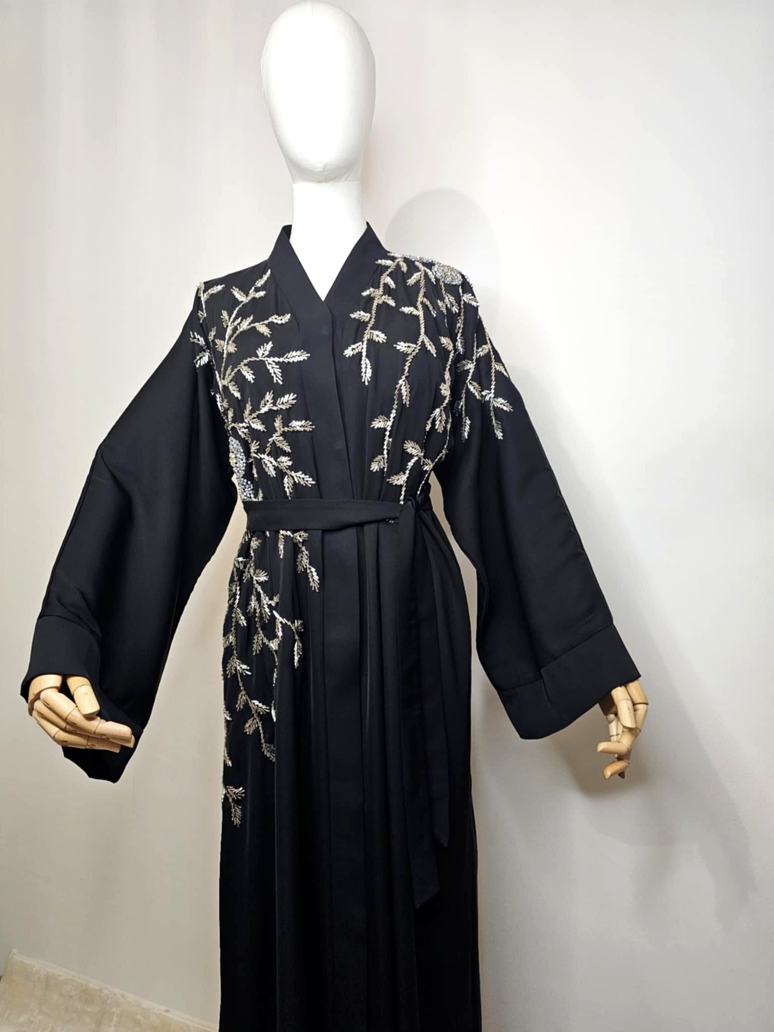 Abaya Ferace Yelpaze – Soie de Dubaï broderies cristaux ✨ Ettis Mode