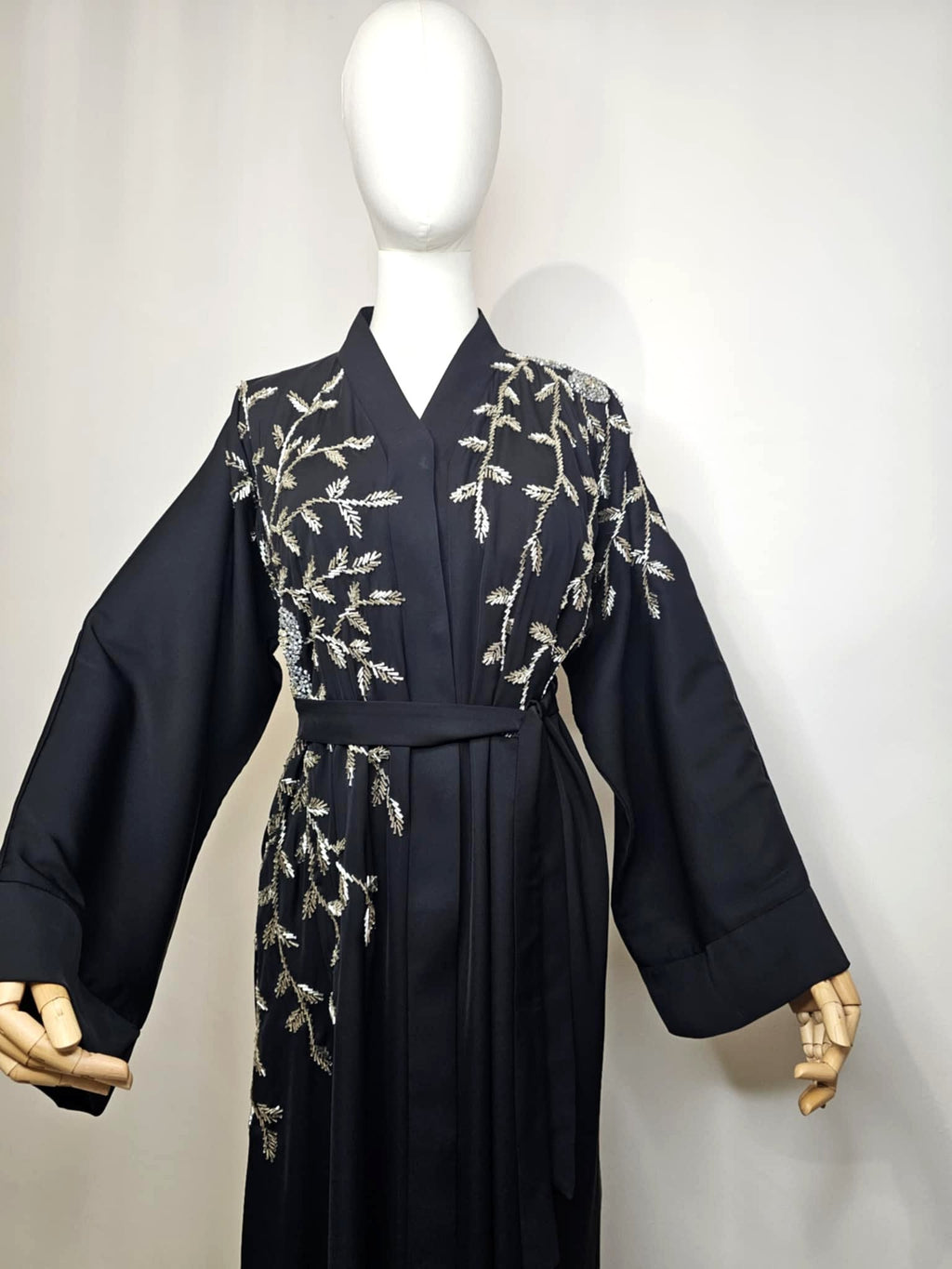 Abaya Ferace Yelpaze – Soie de Dubaï broderies cristaux ✨ Ettis Mode