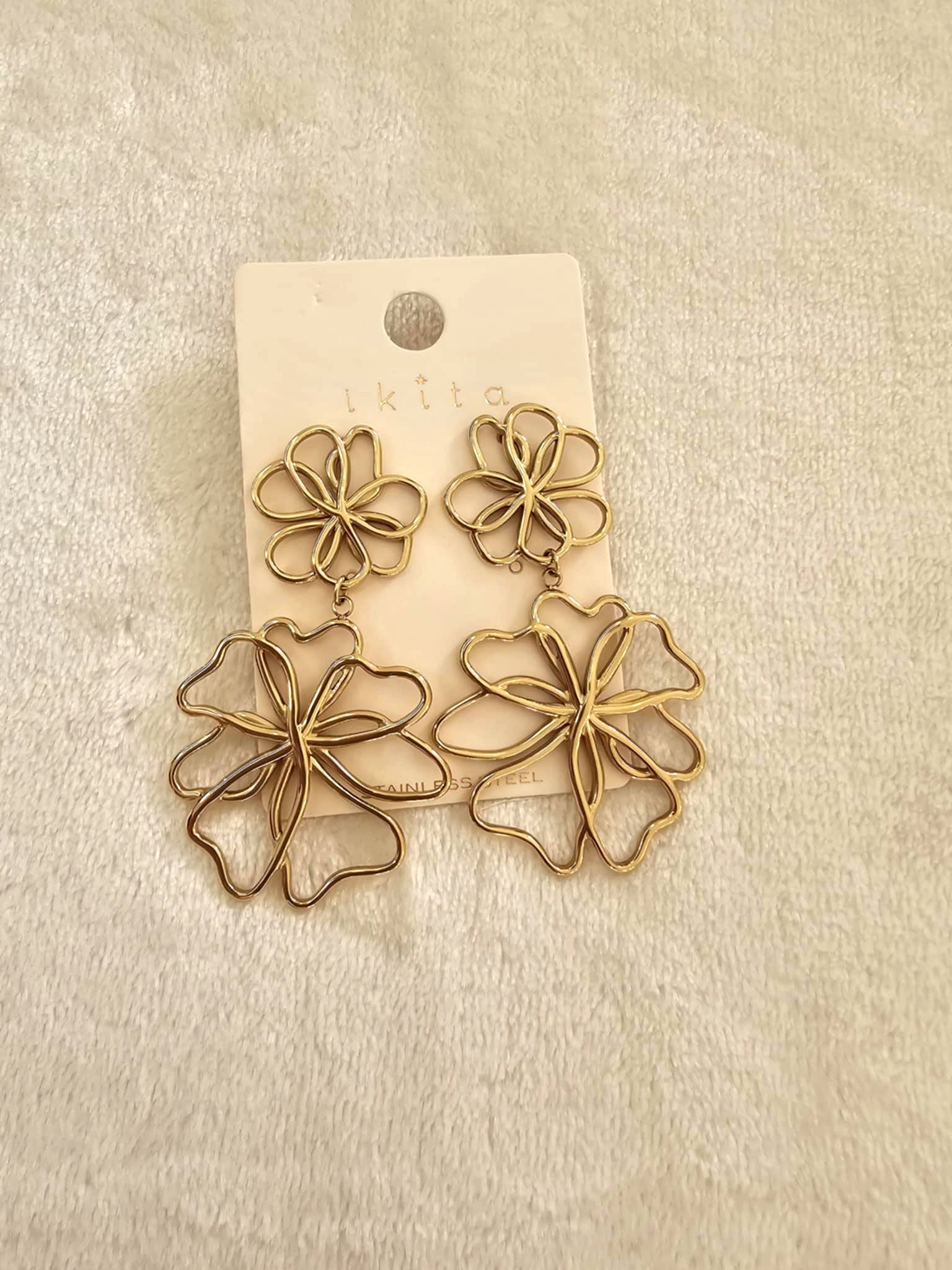 Boucles d’oreilles fleurs dorées acier inoxydable Ettis Mode