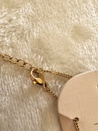 Collier Nacre Dorée – Élégance Intemporelle Ettis Mode