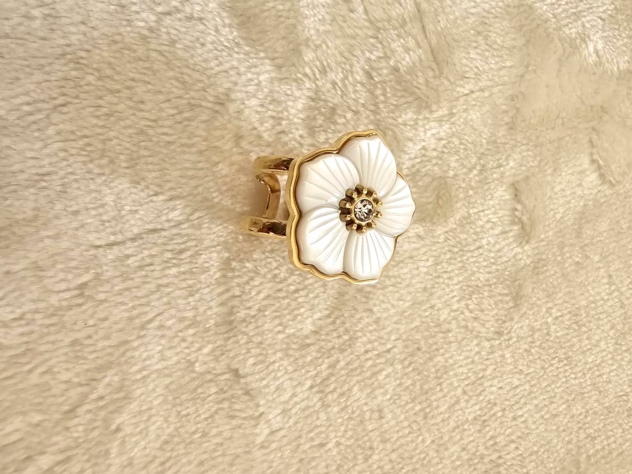 Bague ajustable fleur blanche dorée en acier inoxydable Ettis Mode