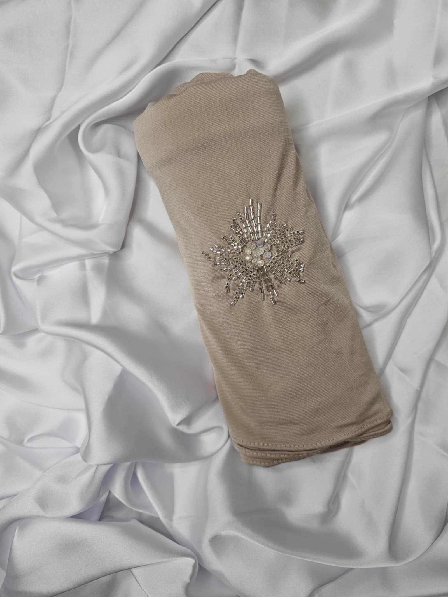 Hijab Jersey Perlé Élégance Ettis Mode