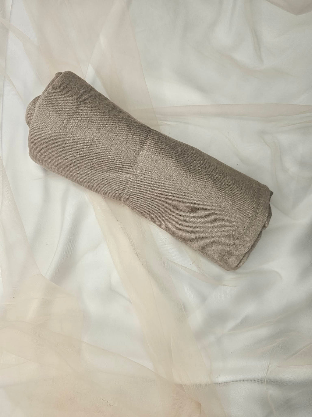 foulard long gris clair femme style minimaliste ettis mode