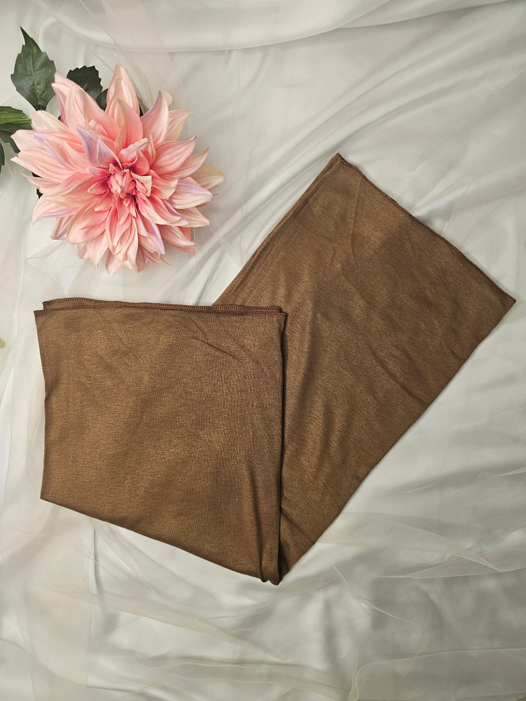 hijab long marron clair élégant présentation boutique ettis mode