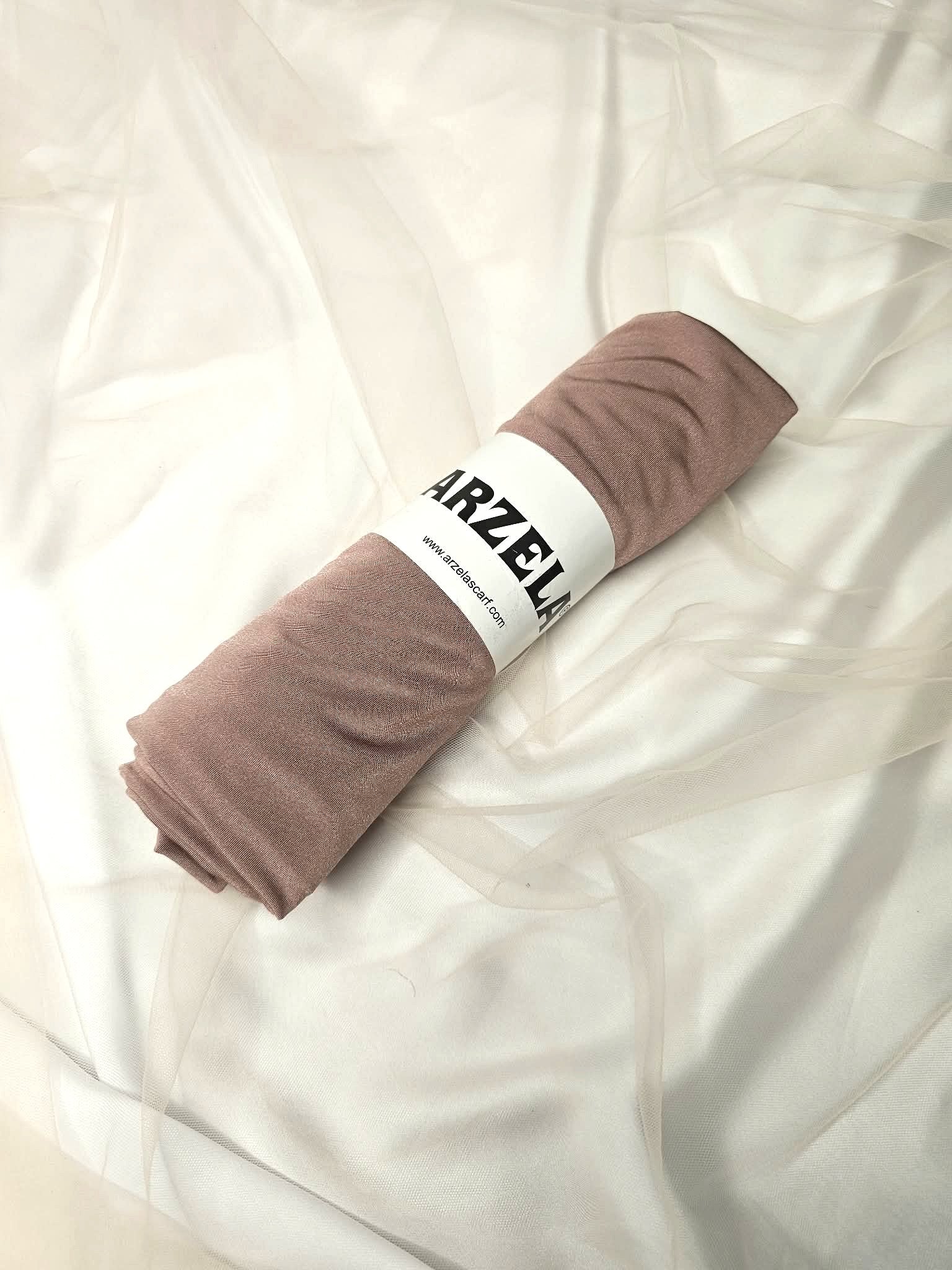 Hijab jersey liquid satin taupe fluide élégant femme