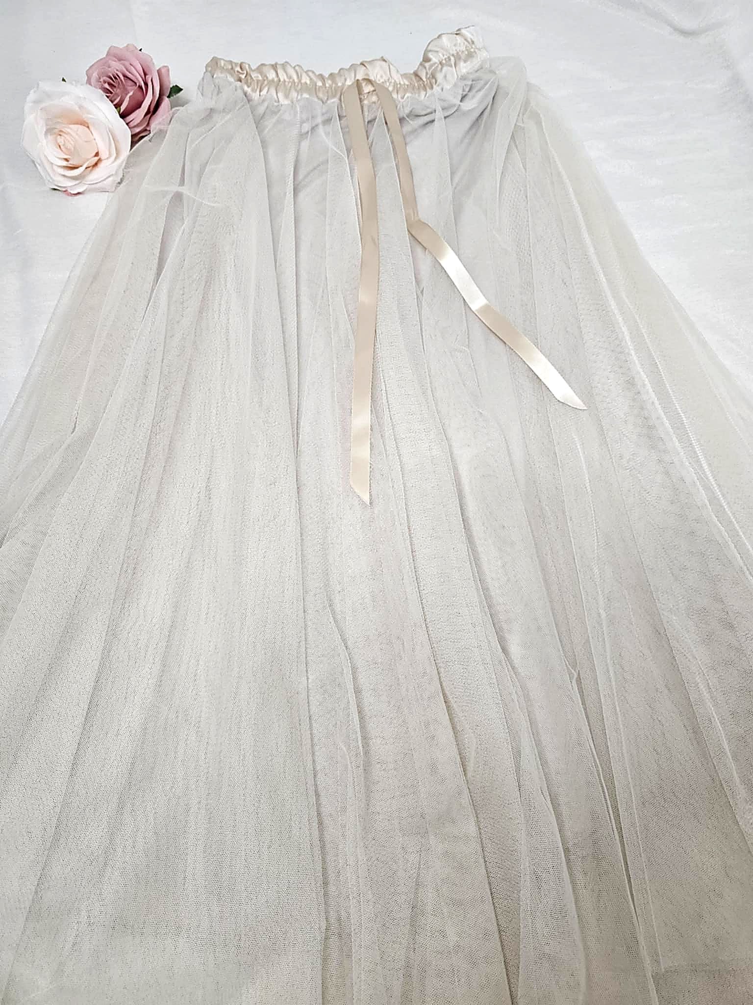 Jupe longue en tulle ivoire – Taille satinée & ruban élégant ✨ Ettis Mode