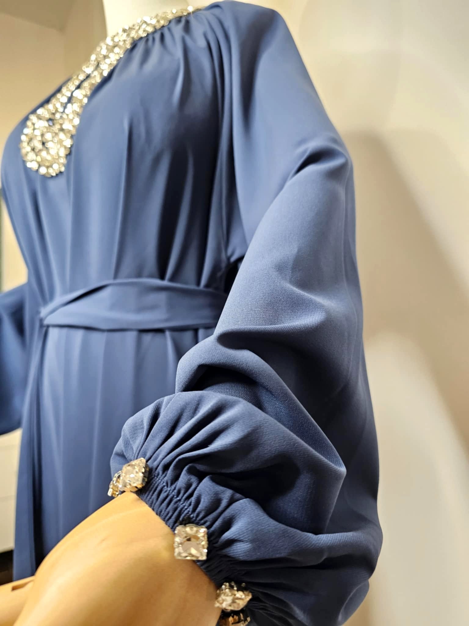 Robe Ferace en soie de Médine – Cristaux faits main 💎 Ettis Mode